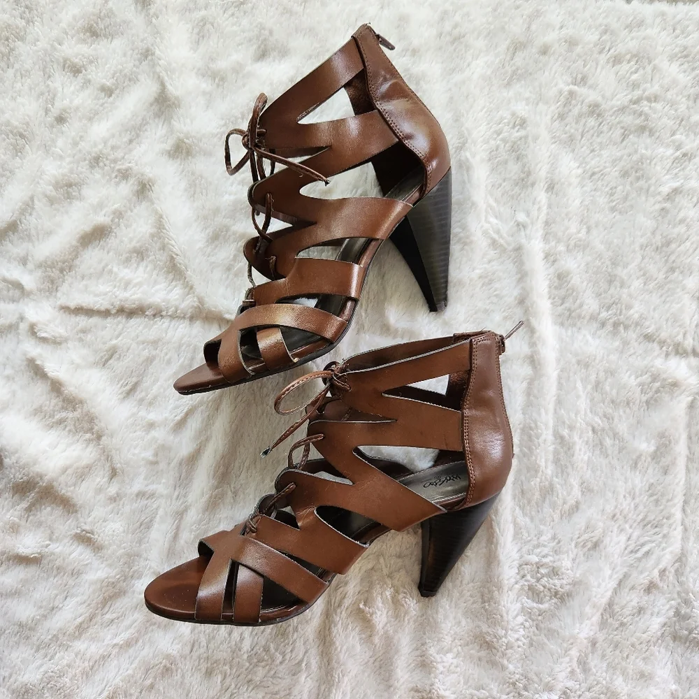 Mossino Target High Heels Ladies Size 8 Man Made Materials with a Leather Look